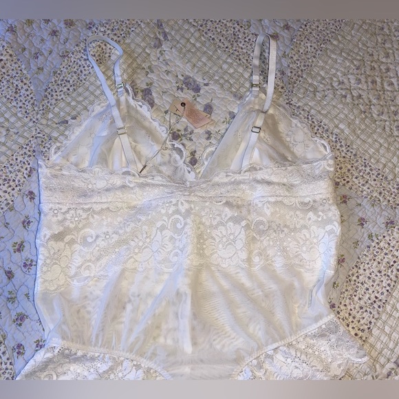 NWT HAH Bodysuit Sz XL🤍 - Picture 7 of 16